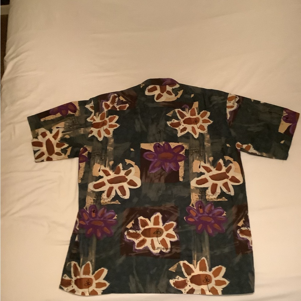 Burma Bibas XL Button Down Short Sleeve Shirt